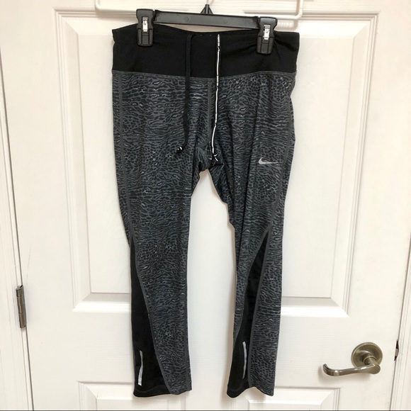 Nike Pants - LIKE NEW! NIKE Running Dri-Fit Capri Pants